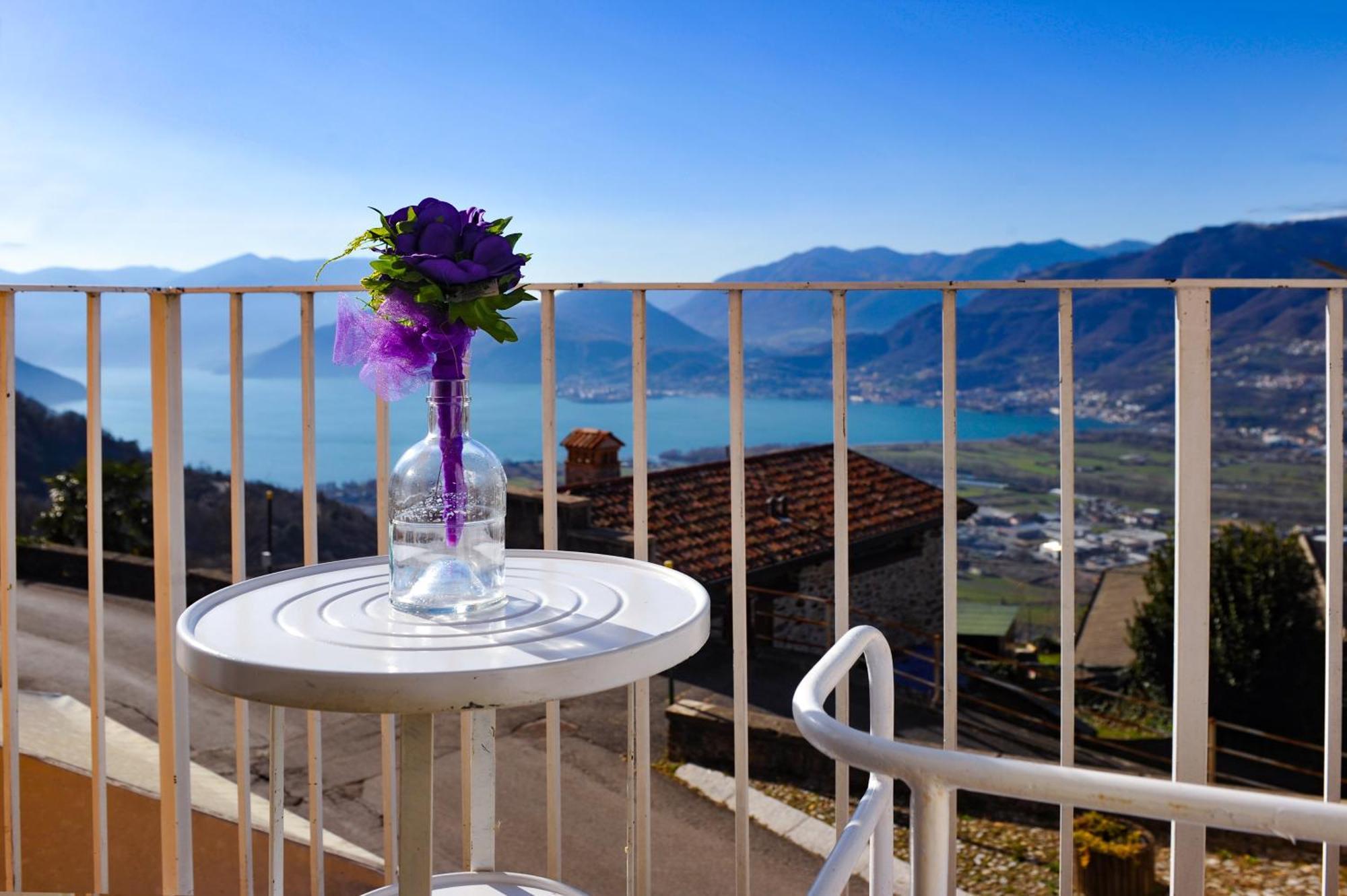View 14 Holiday home *